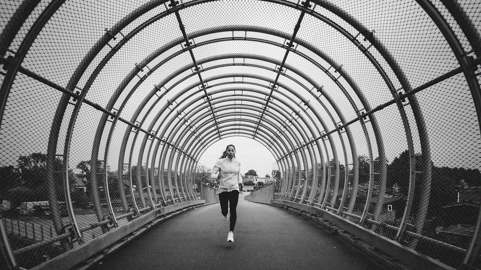 joanna_run_tunnel_amager.still005 copy 2